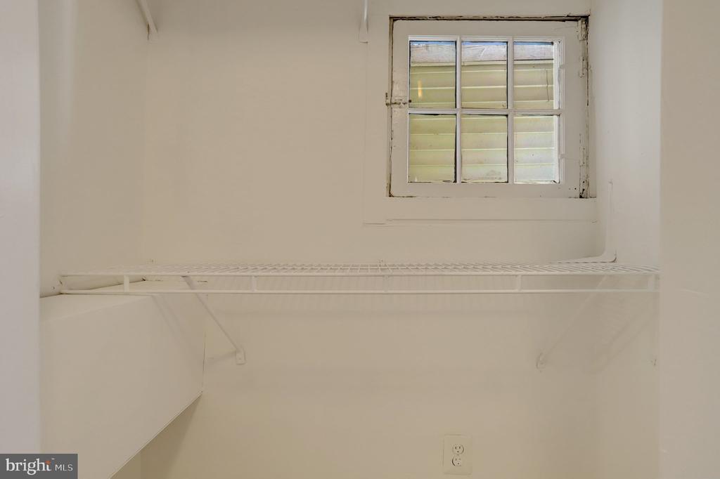 619 N HENRY STREET