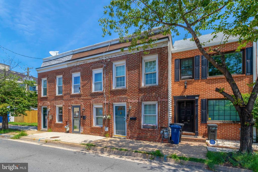 619 N HENRY STREET