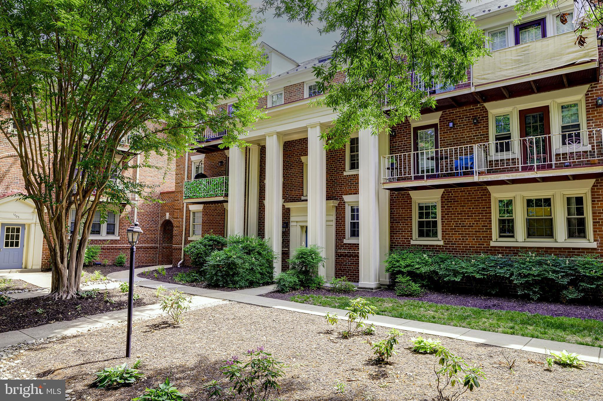 1403 E ABINGDON DRIVE 2