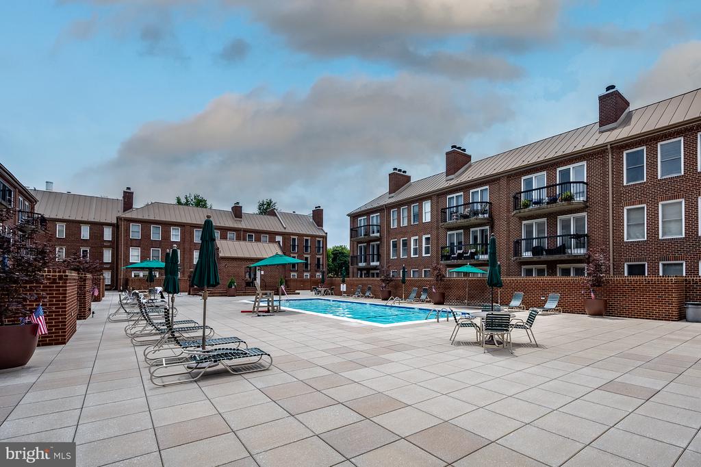 801 S PITT STREET Unit: 418