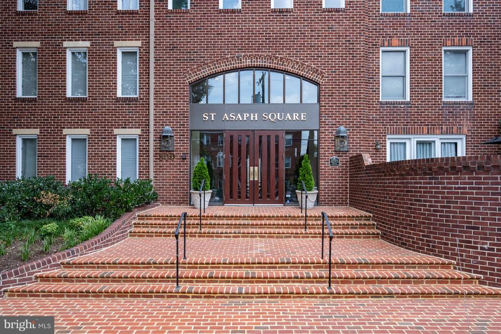 801 S PITT STREET Unit: 418