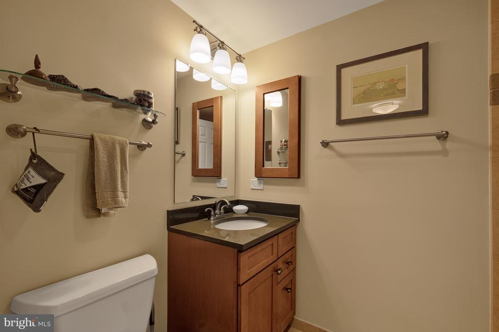 801 S PITT STREET Unit: 418