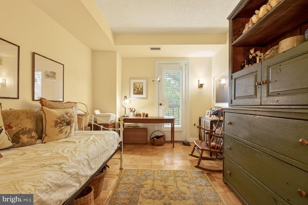 801 S PITT STREET Unit: 418
