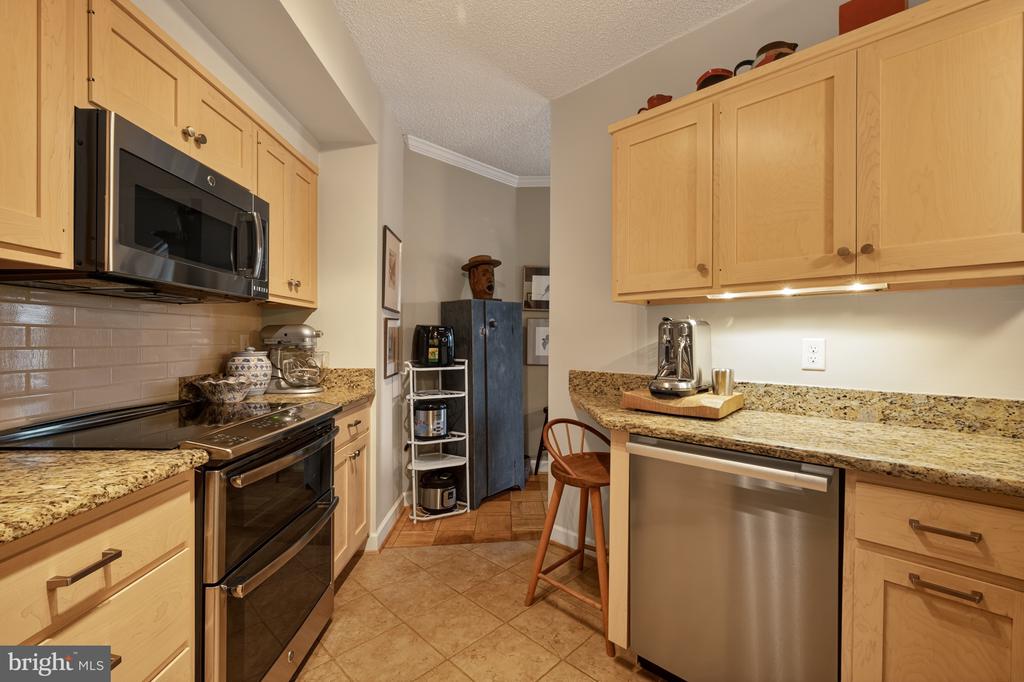 801 S PITT STREET Unit: 418