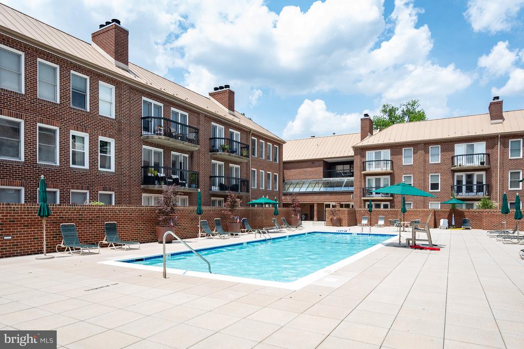 801 S PITT STREET Unit: 418
