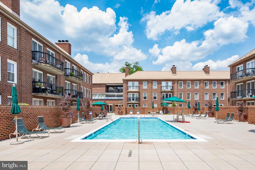 801 S PITT STREET Unit: 418