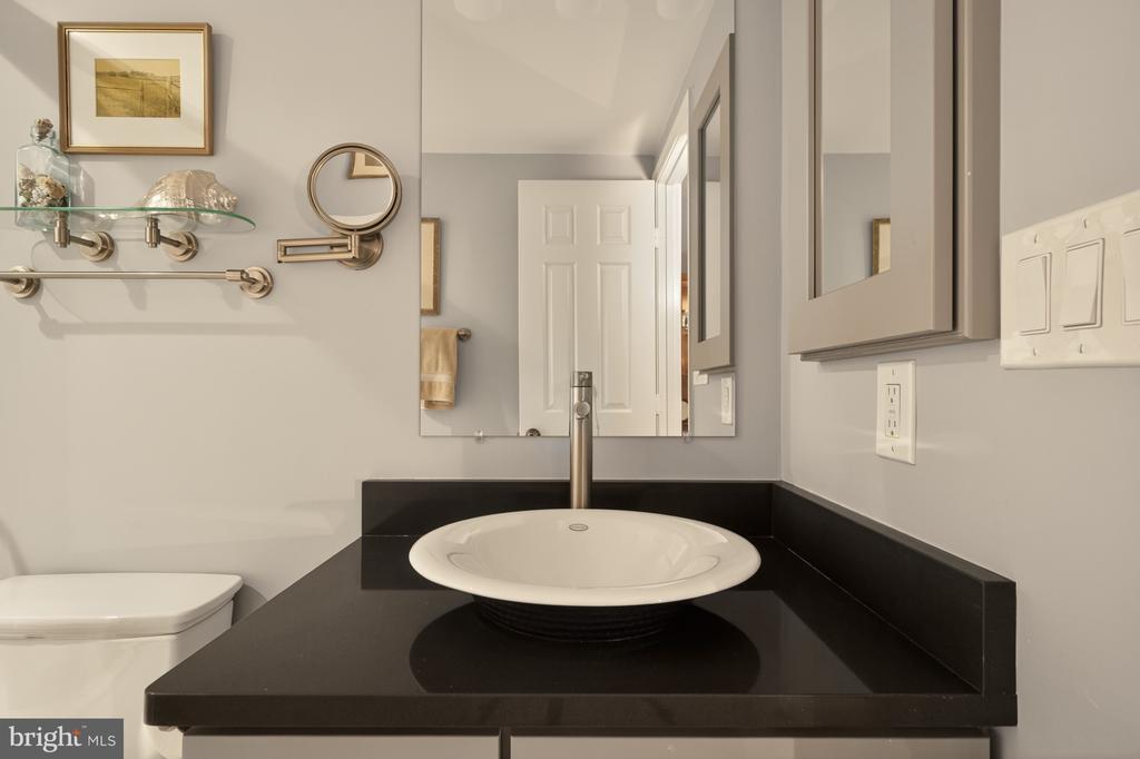 801 S PITT STREET Unit: 418