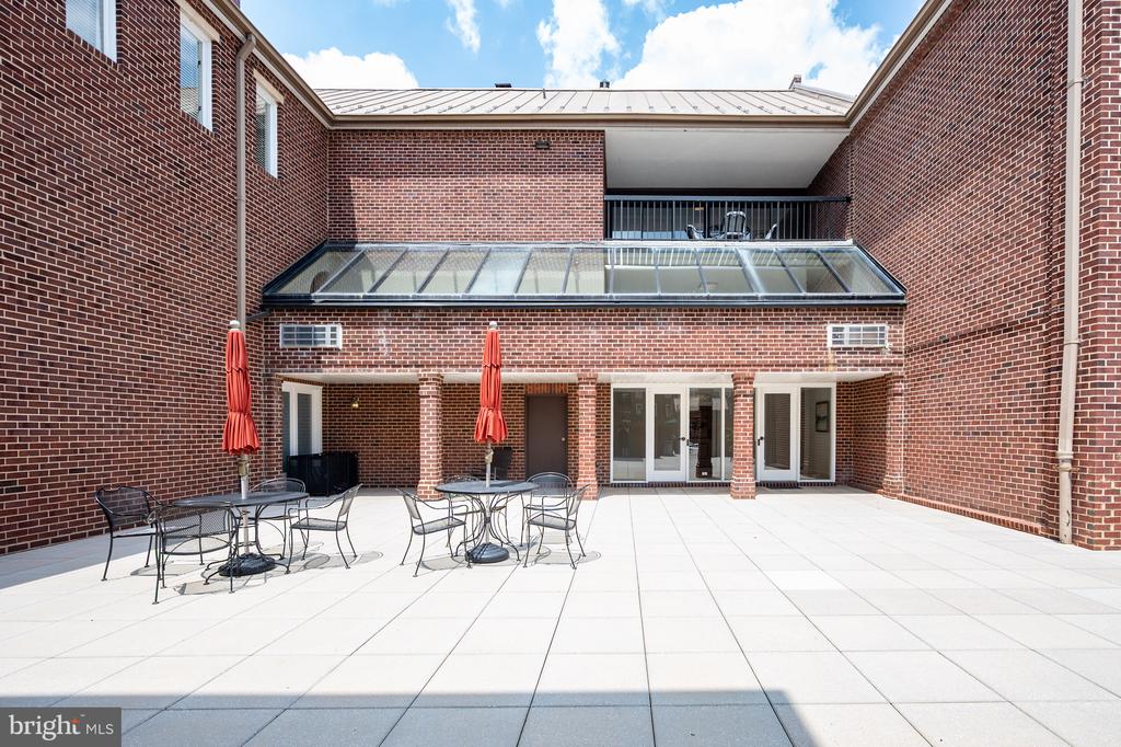 801 S PITT STREET Unit: 418