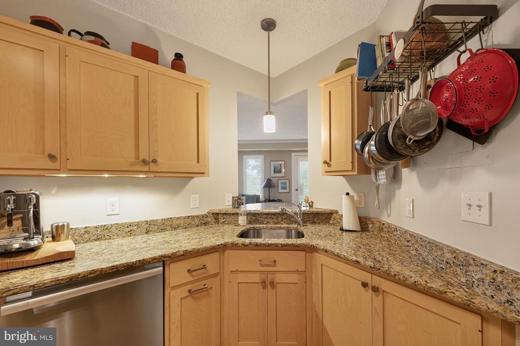801 S PITT STREET Unit: 418