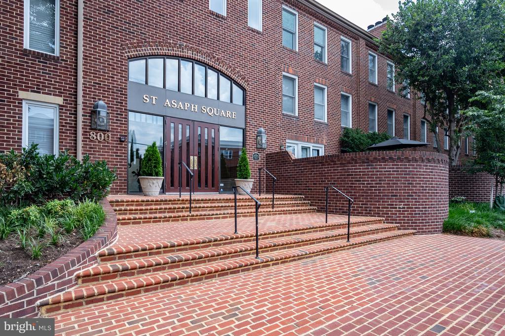 801 S PITT STREET Unit: 418