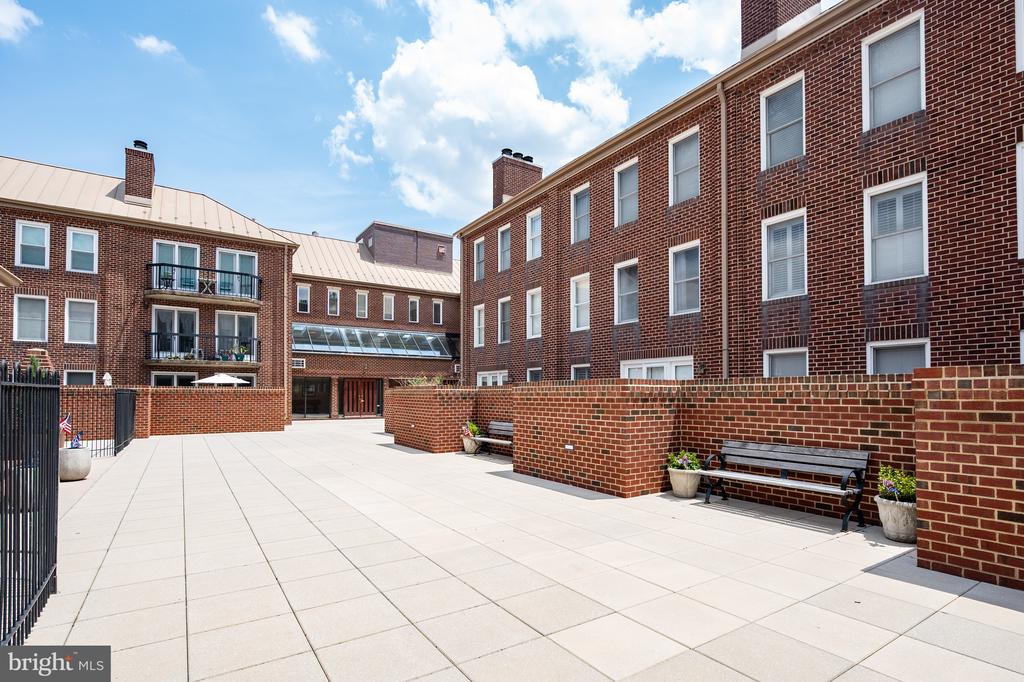801 S PITT STREET Unit: 418