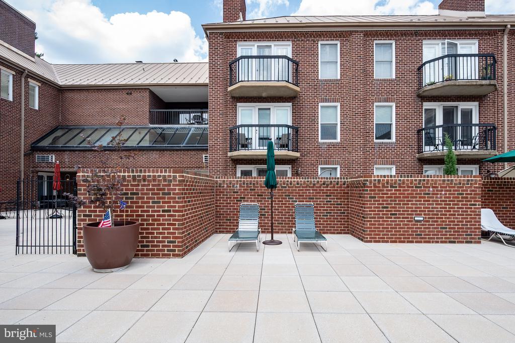 801 S PITT STREET Unit: 418