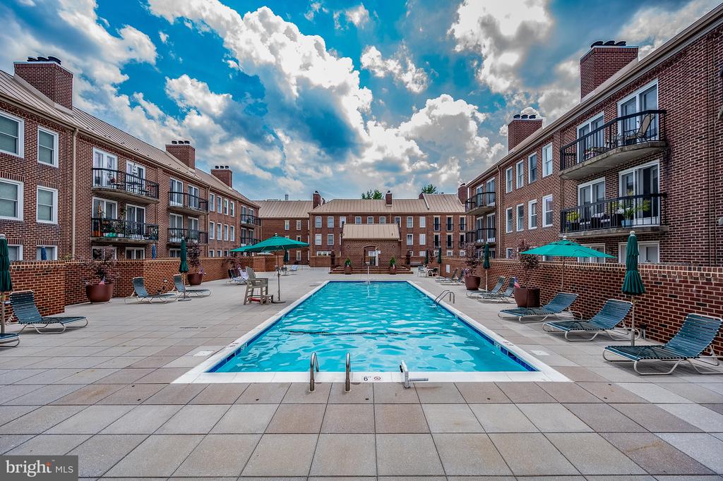 801 S PITT STREET Unit: 418