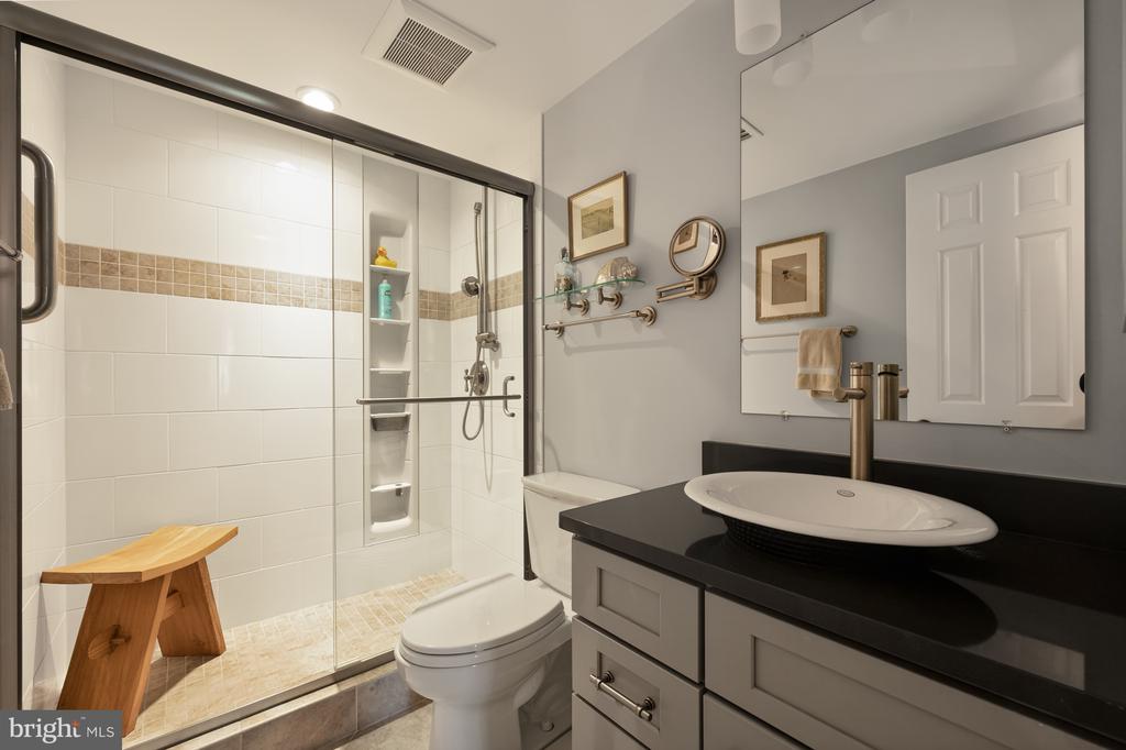 801 S PITT STREET Unit: 418