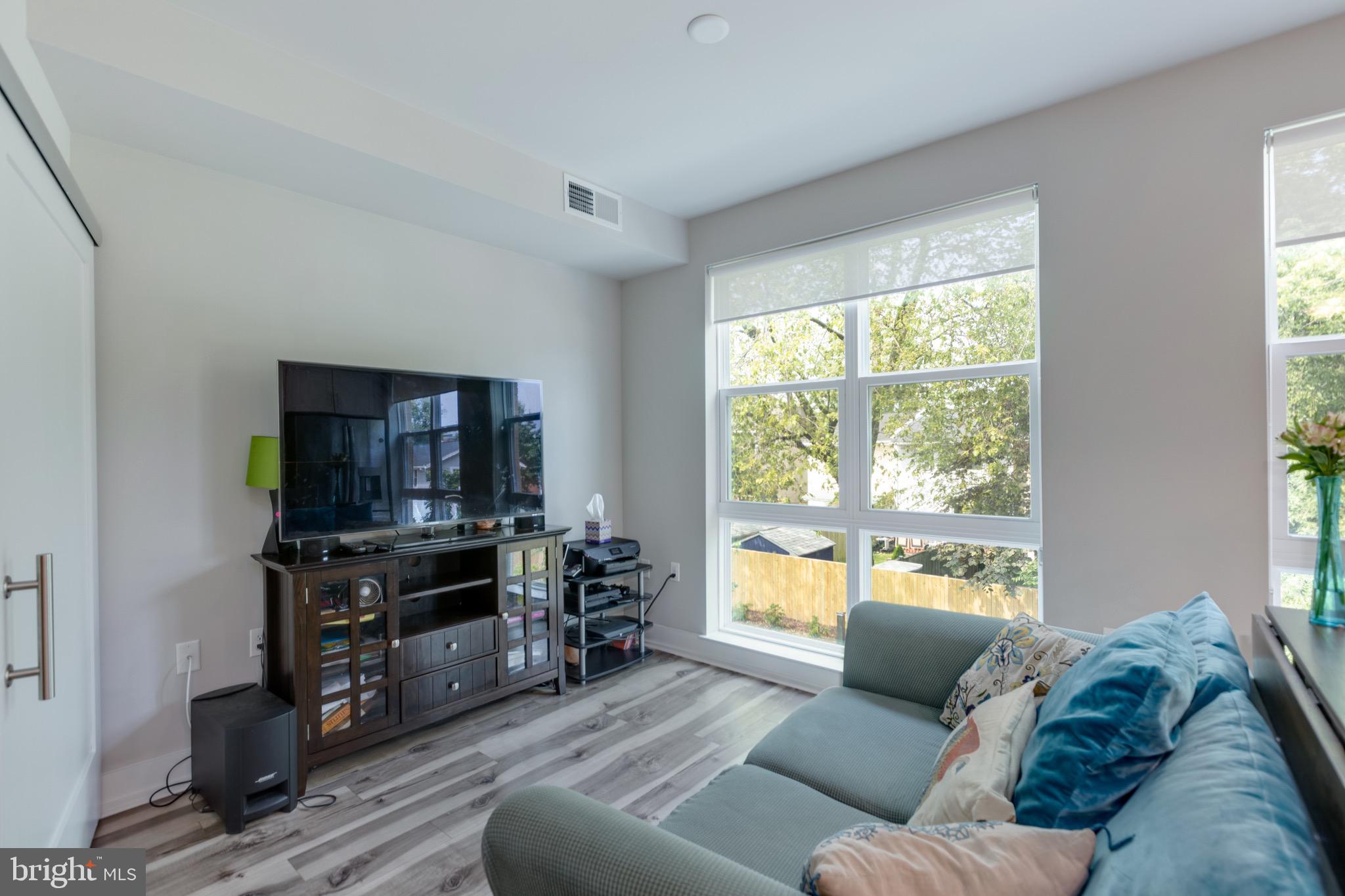 1800 MOUNT VERNON AVENUE 215