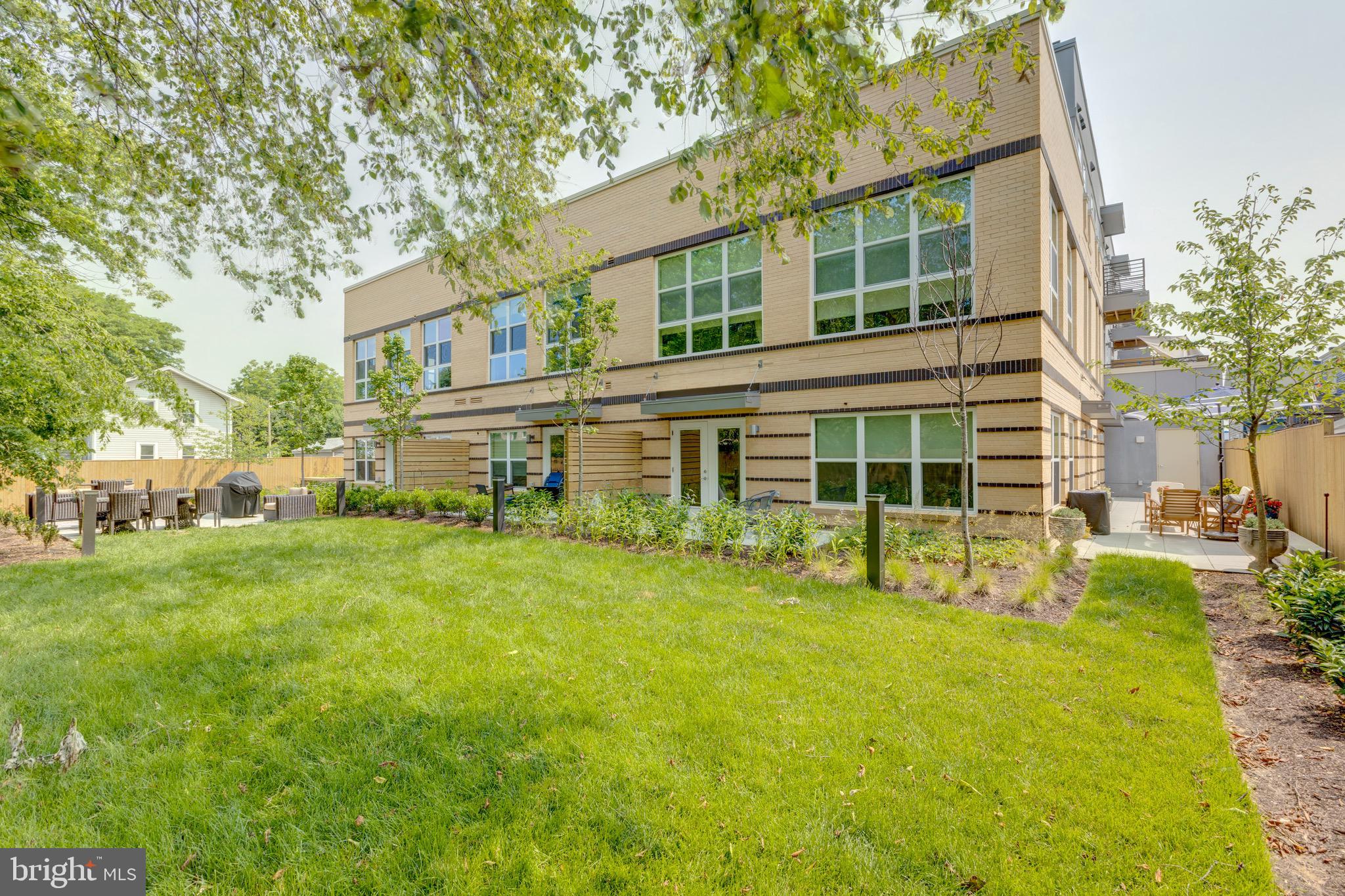 1800 MOUNT VERNON AVENUE 215