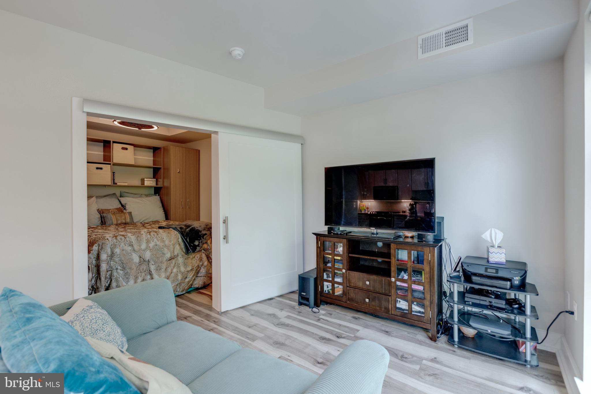 1800 MOUNT VERNON AVENUE 215