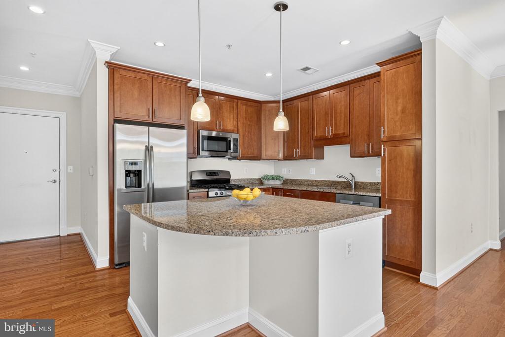 1023 ROYAL STREET Unit: 205