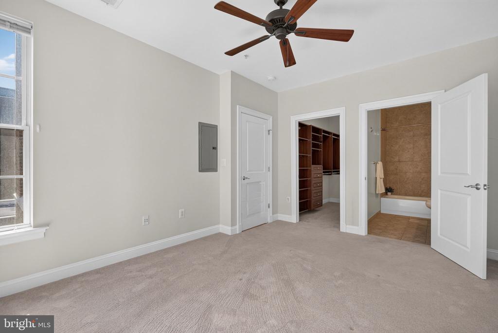 1023 ROYAL STREET Unit: 205