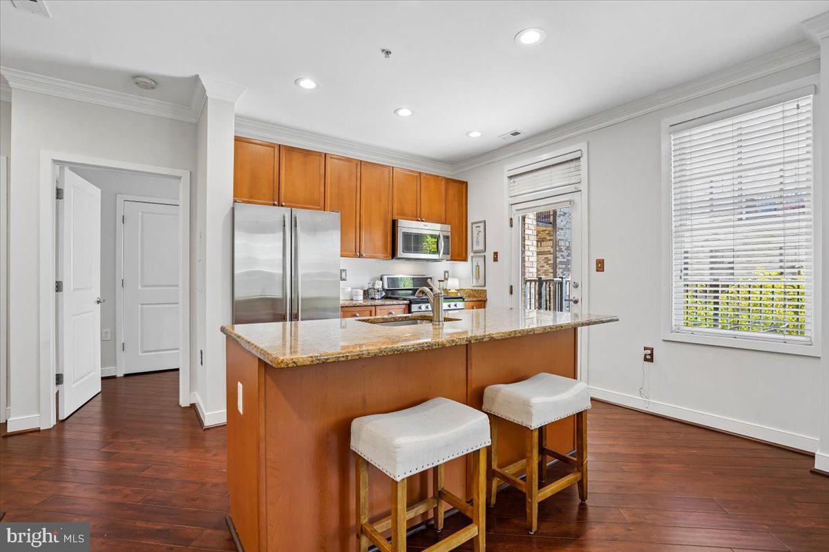 181 E REED AVENUE 203