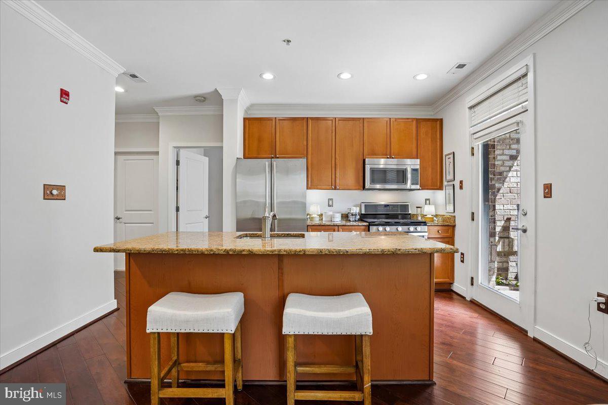 181 E REED AVENUE 203