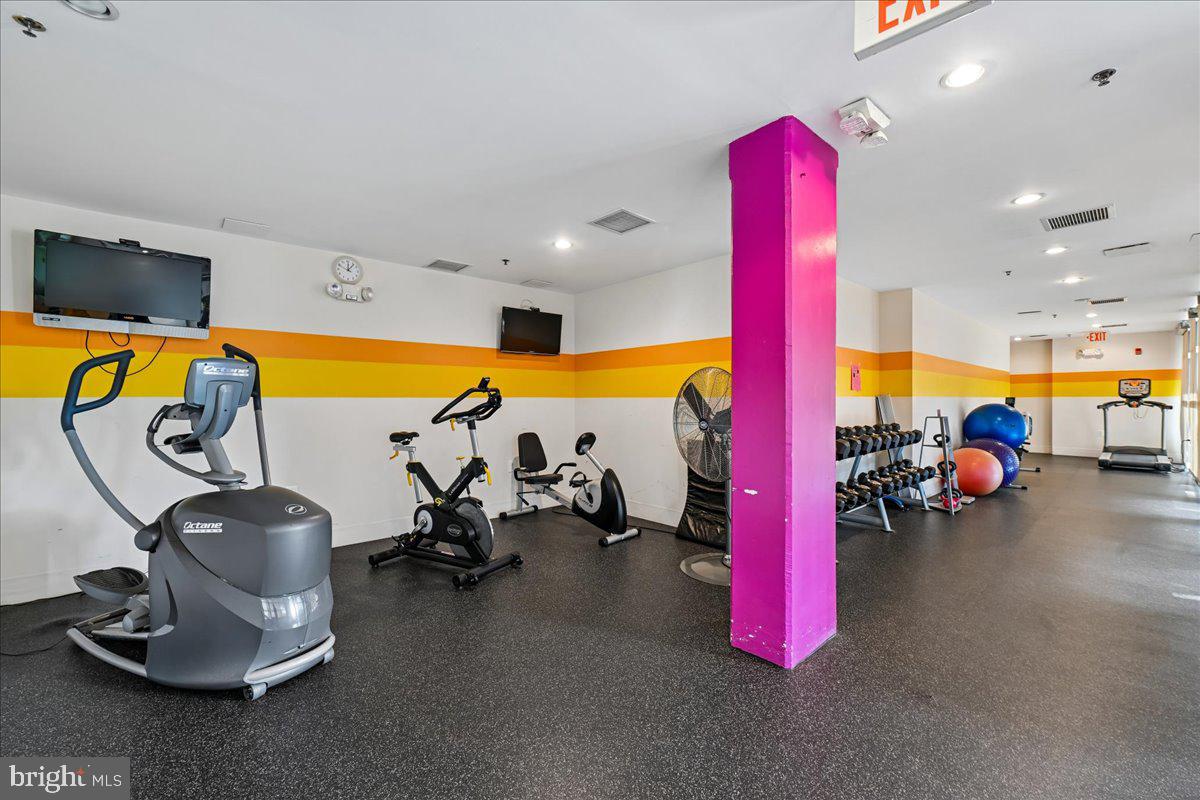 181 E REED AVENUE 203