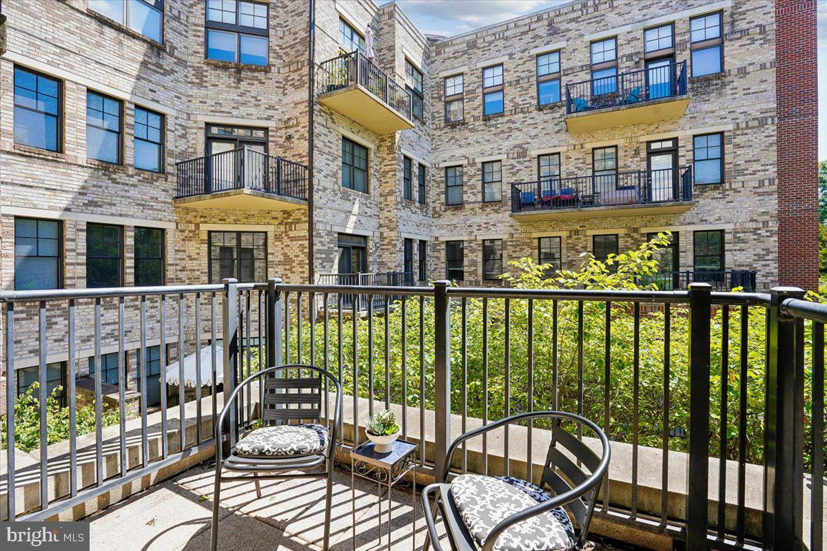 181 E REED AVENUE 203