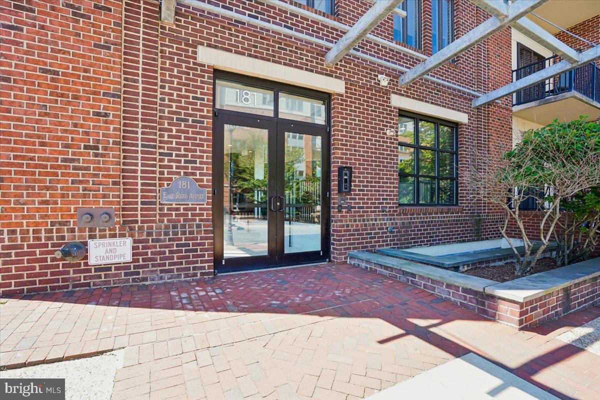 181 E REED AVENUE 203