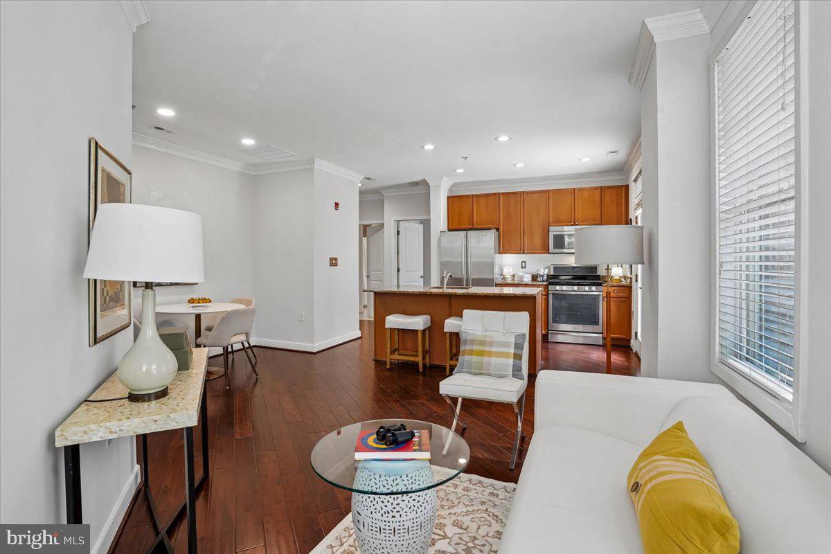 181 E REED AVENUE 203