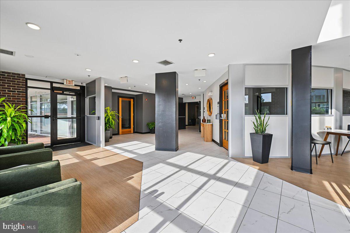 181 E REED AVENUE 203