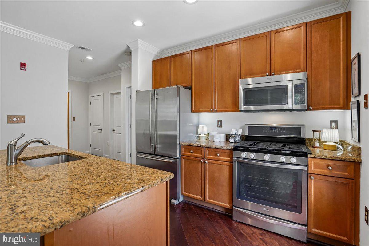 181 E REED AVENUE 203