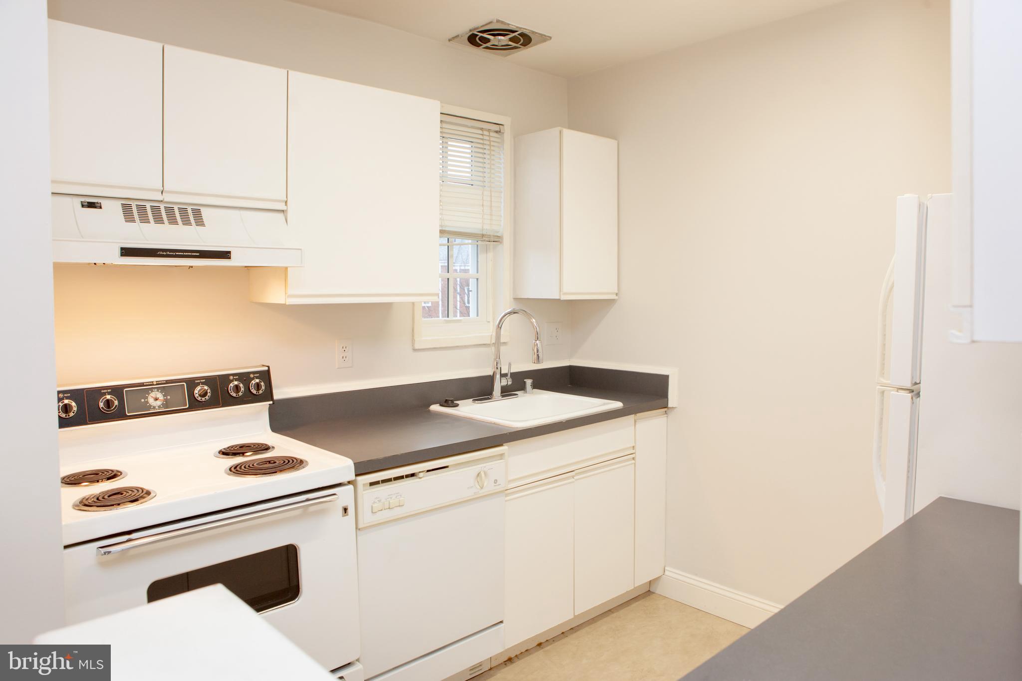 1712 W ABINGDON DRIVE 301
