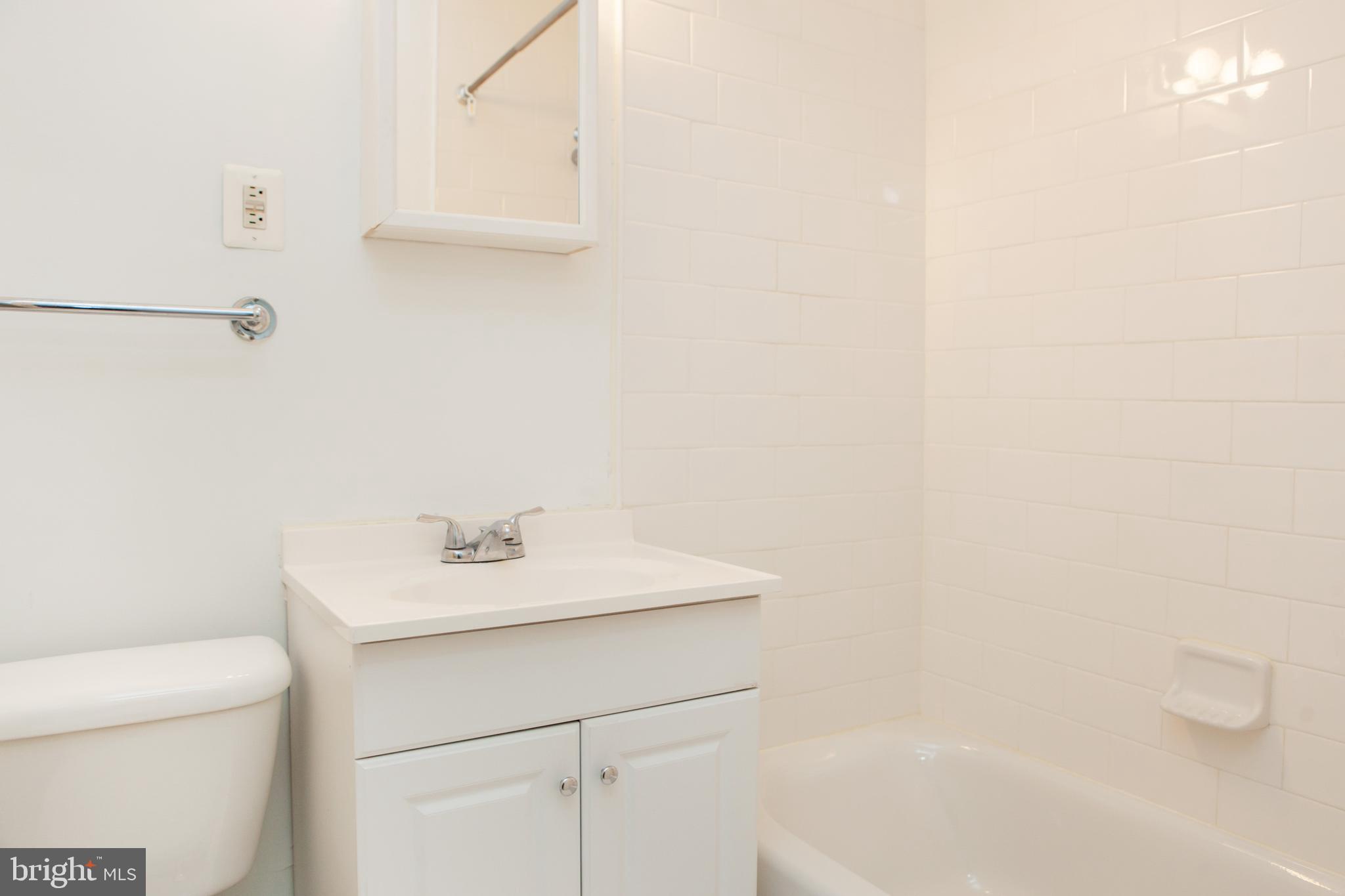 1712 W ABINGDON DRIVE 301