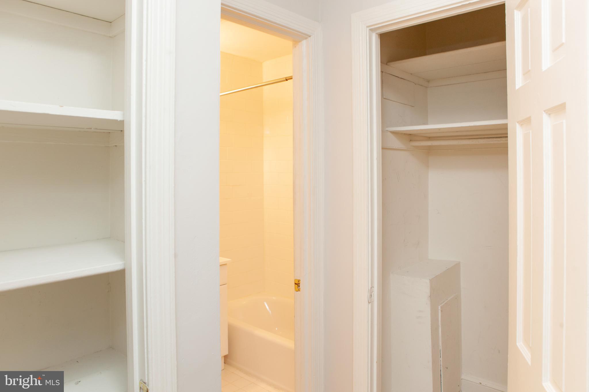 1712 W ABINGDON DRIVE 301