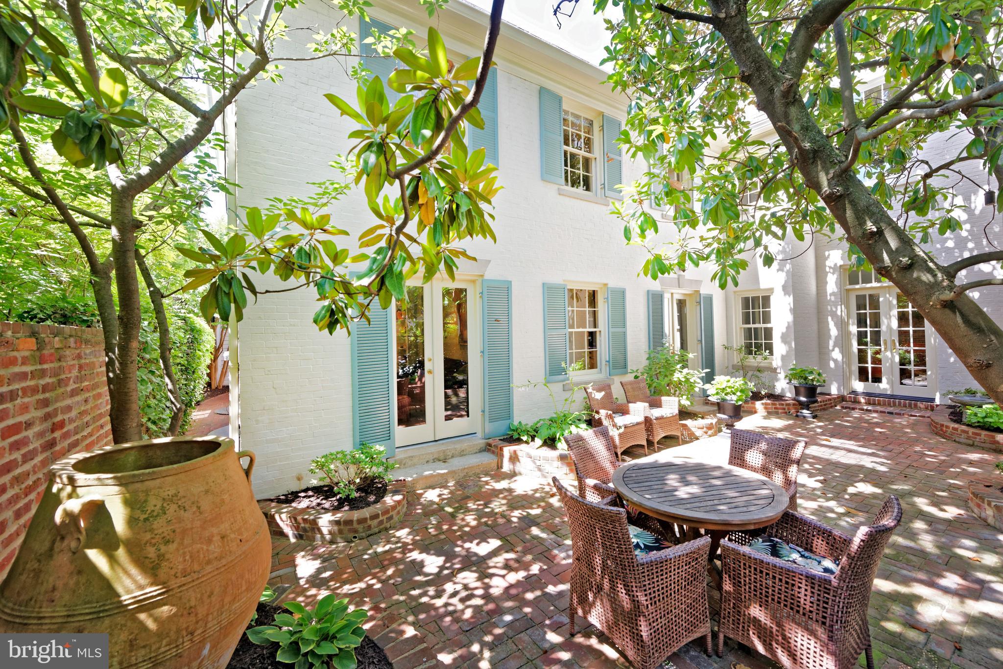 516 DUKE STREET