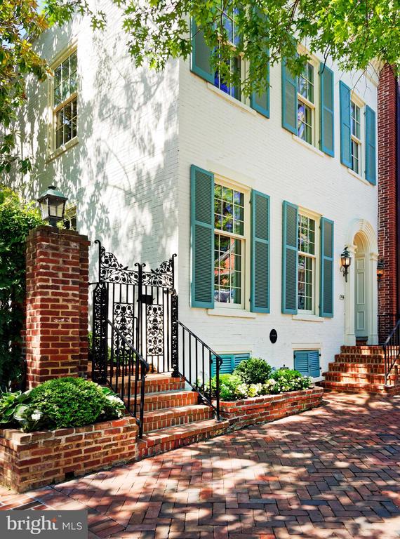 516 DUKE STREET
