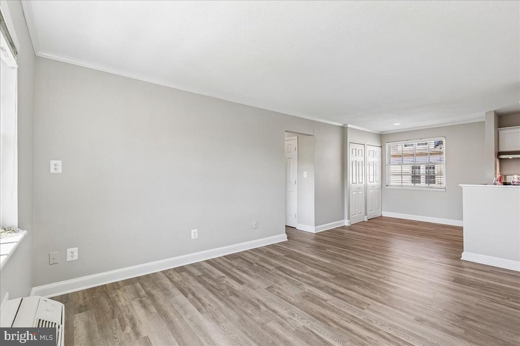 1708 W ABINGDON DRIVE 301