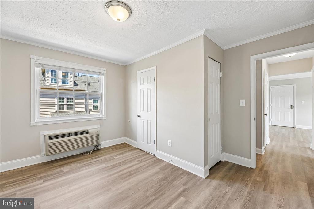 1708 W ABINGDON DRIVE 301