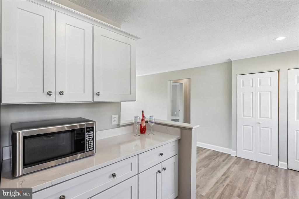 1708 W ABINGDON DRIVE 301