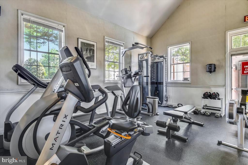 1708 W ABINGDON DRIVE 301