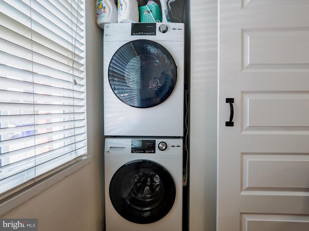 1608 W ABINGDON DRIVE 102