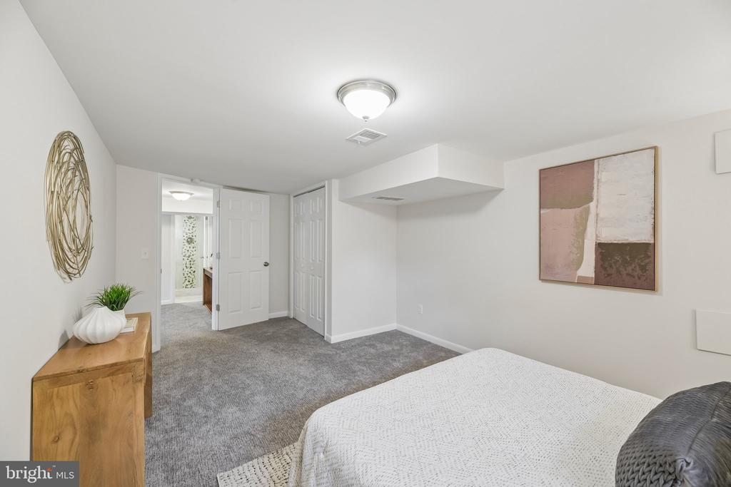 1111 ARCHER COURT