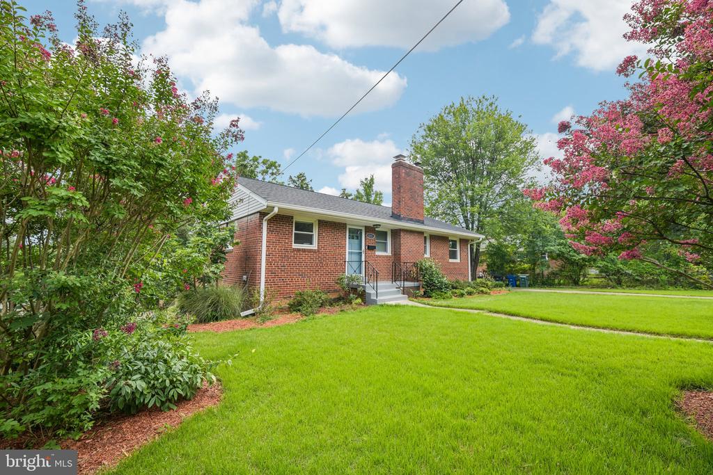 1111 ARCHER COURT