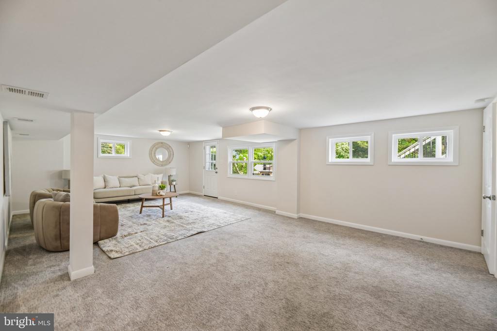 1111 ARCHER COURT