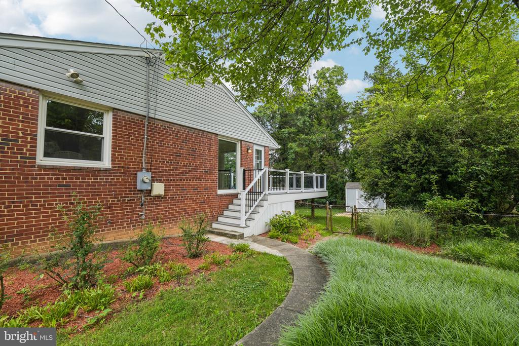 1111 ARCHER COURT