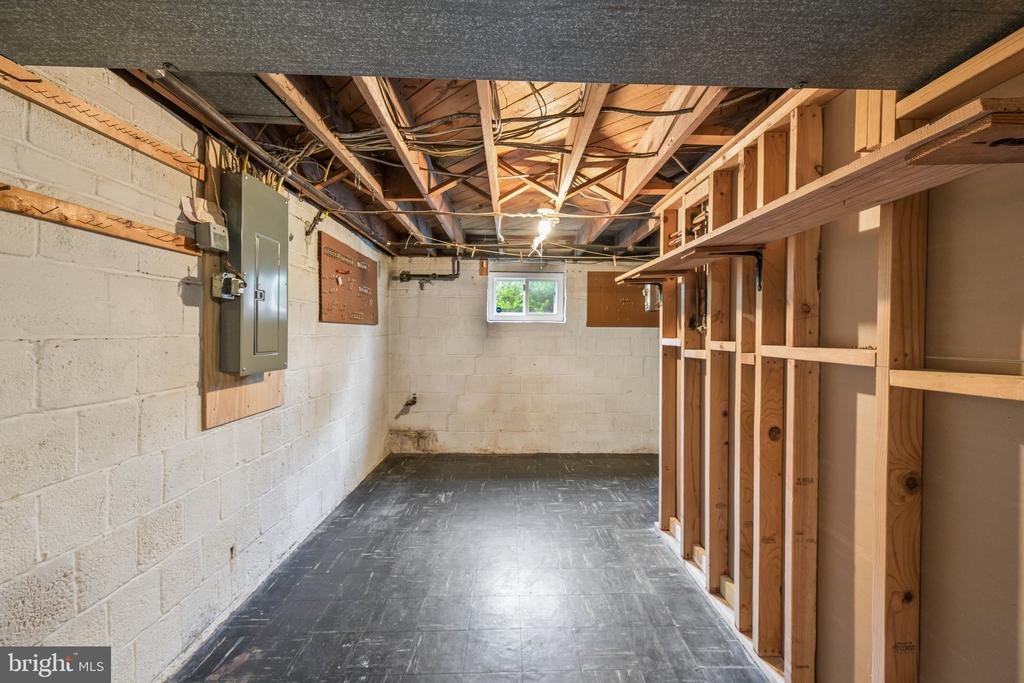 1111 ARCHER COURT