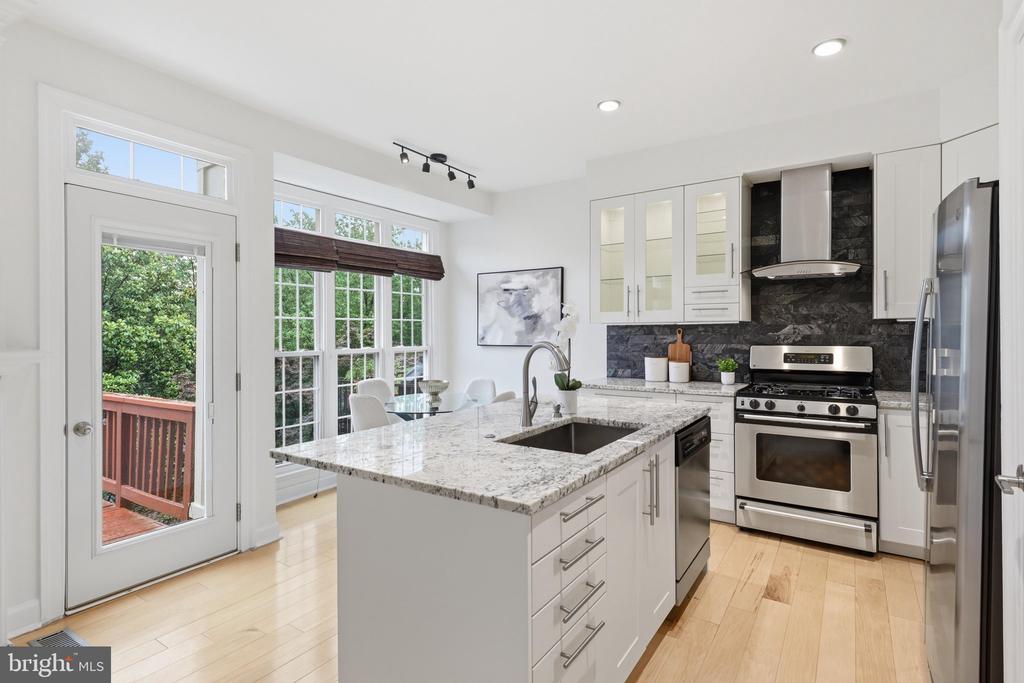 4653 KINSEY LANE