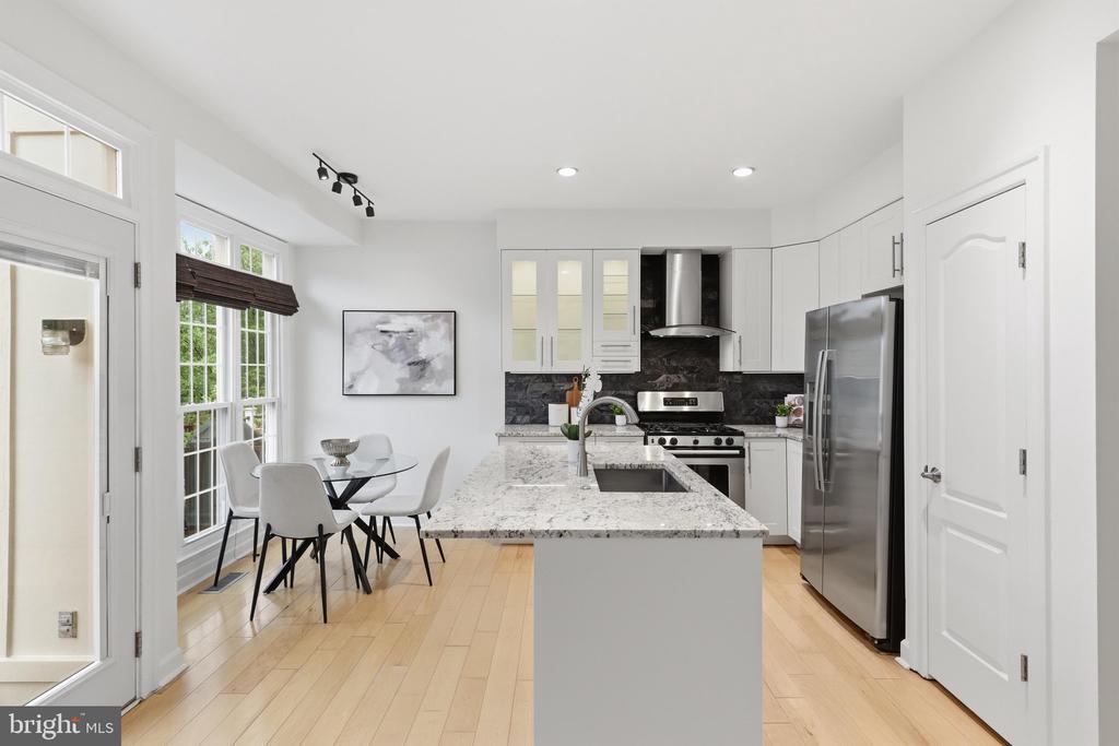 4653 KINSEY LANE