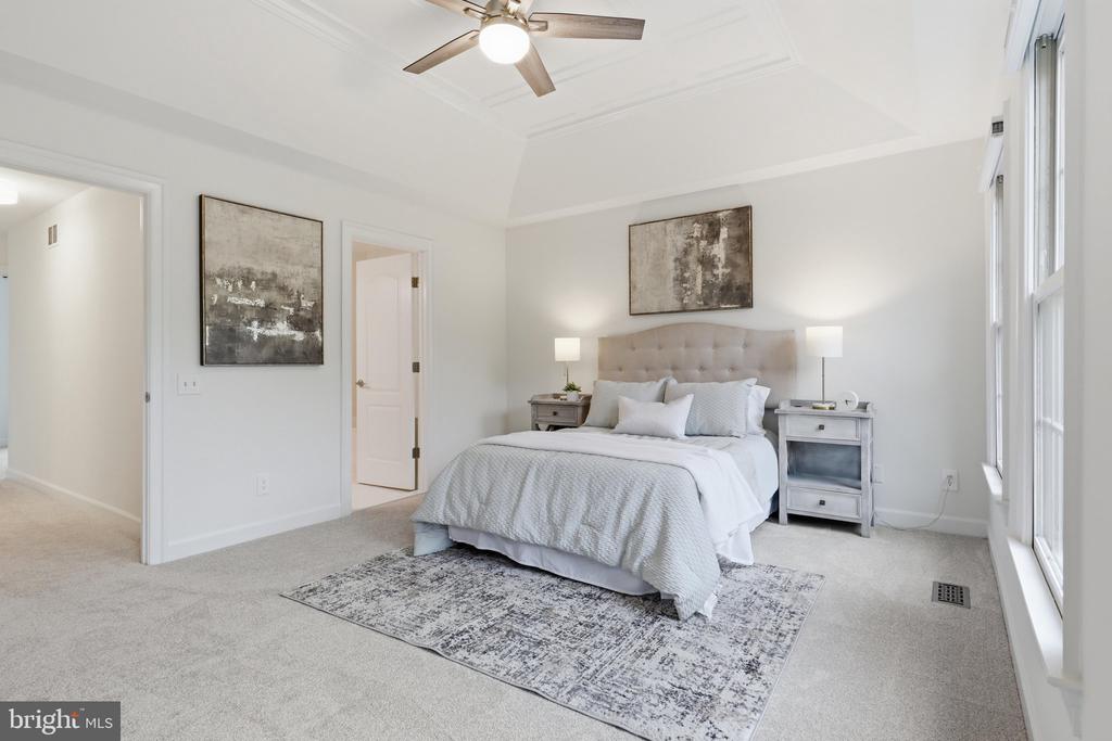 4653 KINSEY LANE