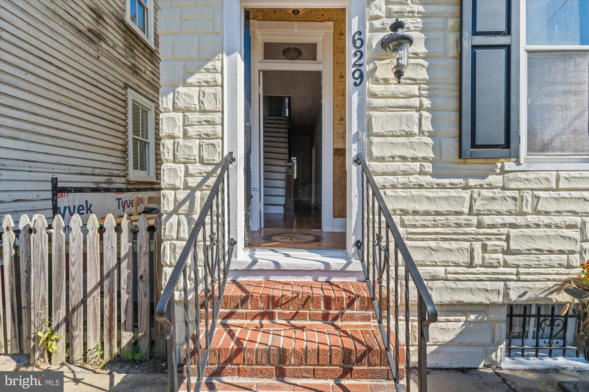 629 N COLUMBUS STREET